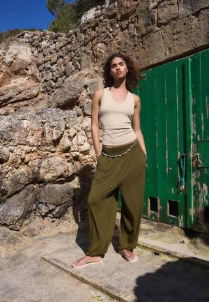 Next, REGULAR FIT - SLINKY JERSEY BALLOON LEG JOGGERS . - Pantaloni - khaki green
