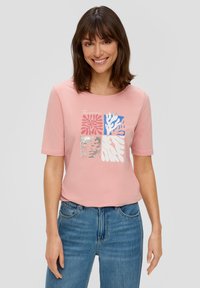 s.Oliver MIT FRONT - T-Shirt print - pfirsich