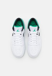 Jordan AIR JORDAN 1 - Sapatilhas - white/stadium green/black