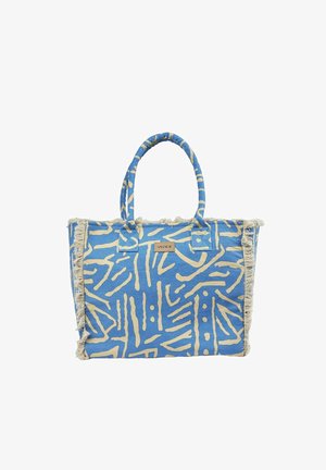 Borsa tote blu con motivi astratti beige, bordi sfrangiati, doppi manici e una piccola toppa rettangolare con logo "VERDE" sul davanti.