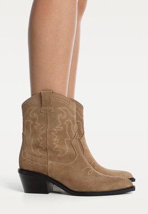 Cowboy/biker ankle boot - beige