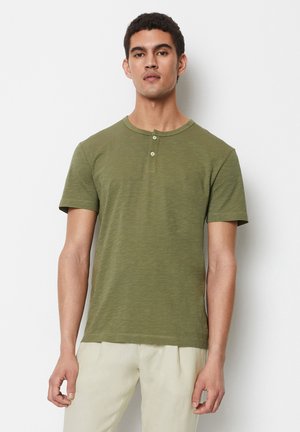 Marc O'Polo HENLEY-REGULAR IN SOFTER -QUALITÄT - T-Shirt basic - olive