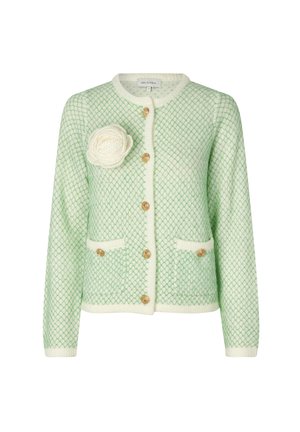 Gilet vert menthe avec un motif en losanges texturé, finition crème, rose décoratif et boutons dorés. Comprend deux poches avant.