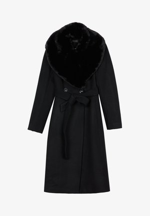 Manteau noir avec un col en fausse fourrure, design à double boutonnage, manches longues, ceinture à nouer à la taille et tissu texturé.