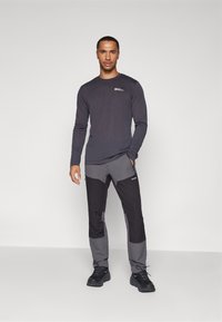 Jack Wolfskin VONNAN - Maglietta a manica lunga - phantom