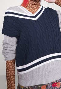 Hollister Co. Triko s potiskem - white