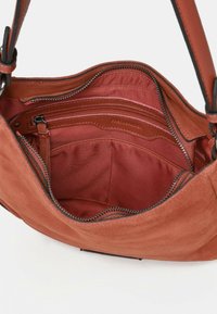 FREDsBRUDER SYLVIN - Handbag - brick