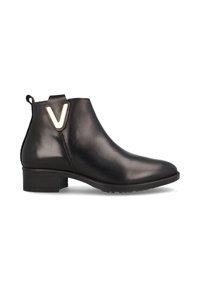 Botín negro de cuero hasta el tobillo con un diseño elegante, punta redonda, tacón bajo en bloque y un acento dorado en forma de "V" en el lateral. Superficie texturizada y suela resistente.