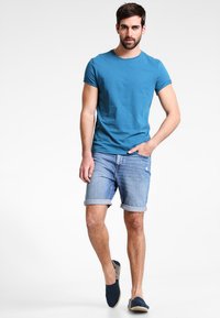 Pier One Camiseta básica - petrol
