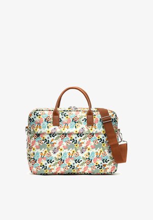 Rechthoekige schoudertas met bloemenpatroon, voorzien van bruine leren handvatten en een verstelbare bruine stoffen band, een voorvak met ritssluiting en zilverkleurige accenten.