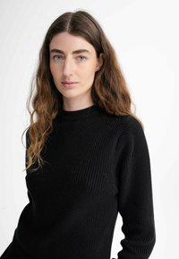 MELA GAURI - Strickpullover - schwarz