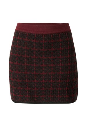Strick-Minirock mit einem bordeaux-rot und schwarzen Karomuster, ausgestattet mit einem breiten bordeaux-roten Bund und einer strukturierten Oberfläche.