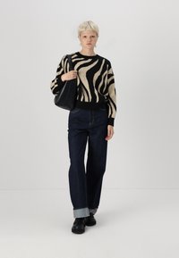 ONLY ONLHAZEL O NECK  - Pulover - black/humus