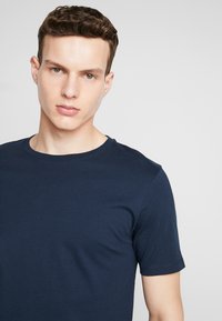 Junk De Luxe TEE - T-Shirt basic - navy