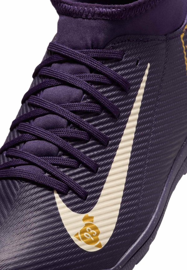 Fußballschuh Multinocken – grand purple pale ivory