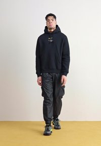 Nike Sportswear HOODIE - Camisola - black