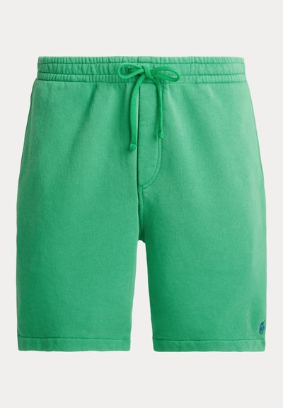 Πράσινα βαμβακερά σορτς με ελαστική μέση και κορδόνι για κλείσιμο. Διαθέτουν ραμμένο τελείωμα και μικρό λογότυπο στο κάτω αριστερό μέρος.