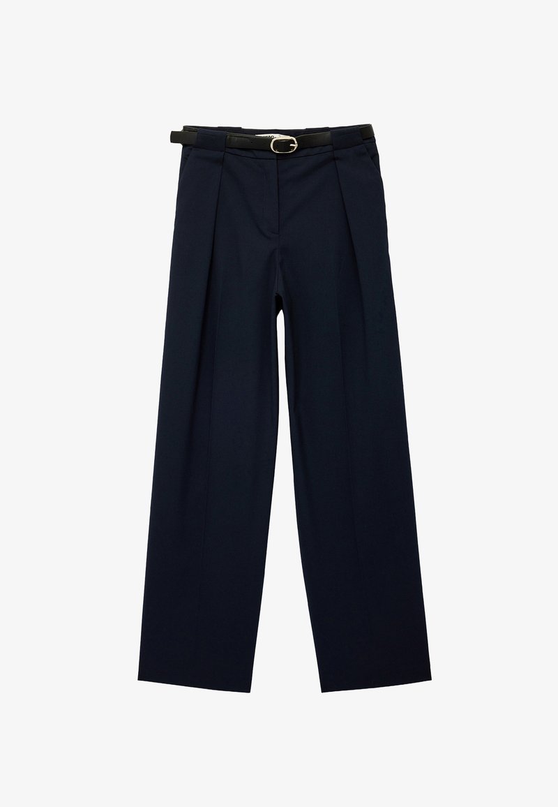 Meren sävyiset pleidit housut, jotka on valmistettu kudotusta kankaasta ja joissa on musta vyö hopeasulkimella. Laaja lahje, ei näkyviä taskuja.