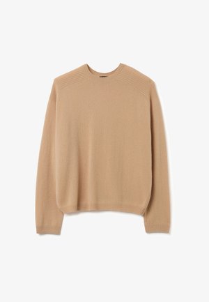 Maglione beige lavorato a maglia con una vestibilità comoda, dotato di dettagli a coste sulle spalle e sui polsini, texture liscia e scollo rotondo.