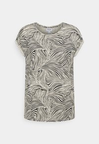 Kortærmet beige bluse med sort abstrakt zebra-lignende svulmønster og rund halsudskæring på ensfarvet baggrund.