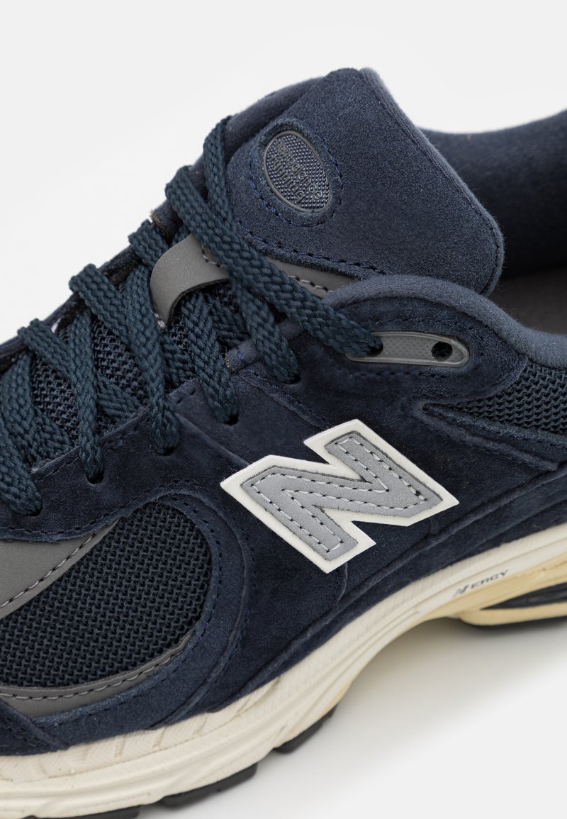 New Balance 2002 UNISEX - Sneaker low - eclipse/offwhite - Zalando.de 