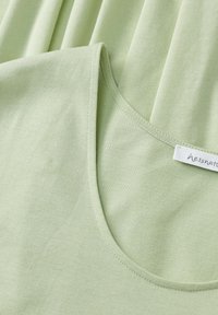 hessnatur Jerseyklänning - green