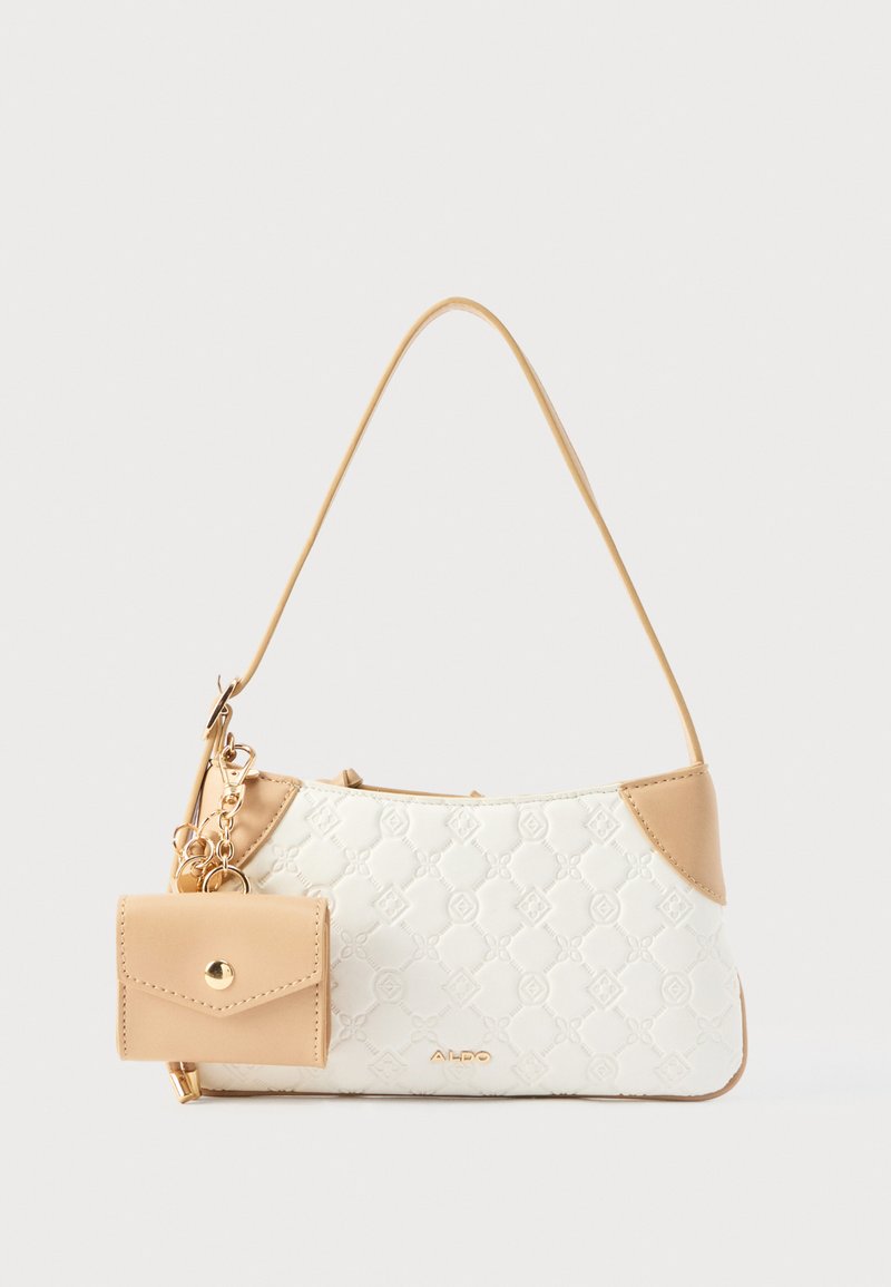 Balta rokassoma ar tekstūru, brūniem akcentiem un noņemamu mazu somiņu, kas aprīkota ar izliekamu siksnu un zelta detaļām.