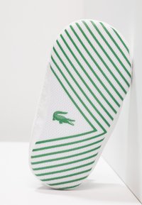 Lacoste L 12 12 Crib Chaussons Pour Bebe White Green Blanc Zalando Fr