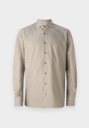 Röstripeeritud särgi nuppude kinnitamisega pruunis ja valges, pikal varrukal, klassikaline krae, millel on vertikaalsed triibud ja kontrastsed mansetid.