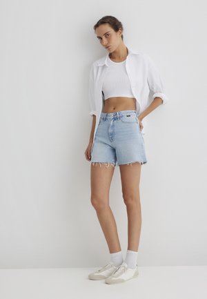 MILLIE - Denim shorts - lt blue