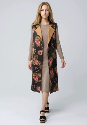 Outfitters Nation, CHALECO LARGO ANTELINA ESTAMPADO CON SOLAPAS - Chaleco - black