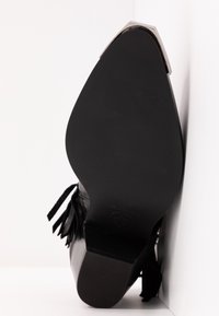 Ash Botines camperos - black