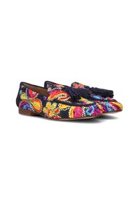 Kleurige geborduurde loafers met een marineblauw stoffen basis, intrigerende bloemenpatronen in geel, roze en blauw, met franjes als accent.