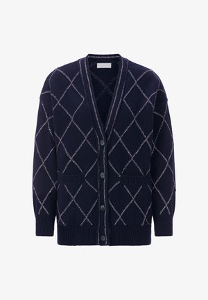 Námornícky sveter s diamantovým vzorom. Vyrobený z pleteného materiálu, s výstrihom do V, zapínaním na gombíky a dvoma prednými vreckami.