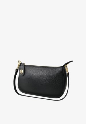 Schwarze Leder-Clutch mit einer genarbten Textur, goldenen Beschlägen, einem Reißverschluss und einem abnehmbaren Schultergurt. Kompakte und minimalistische Gestaltung.