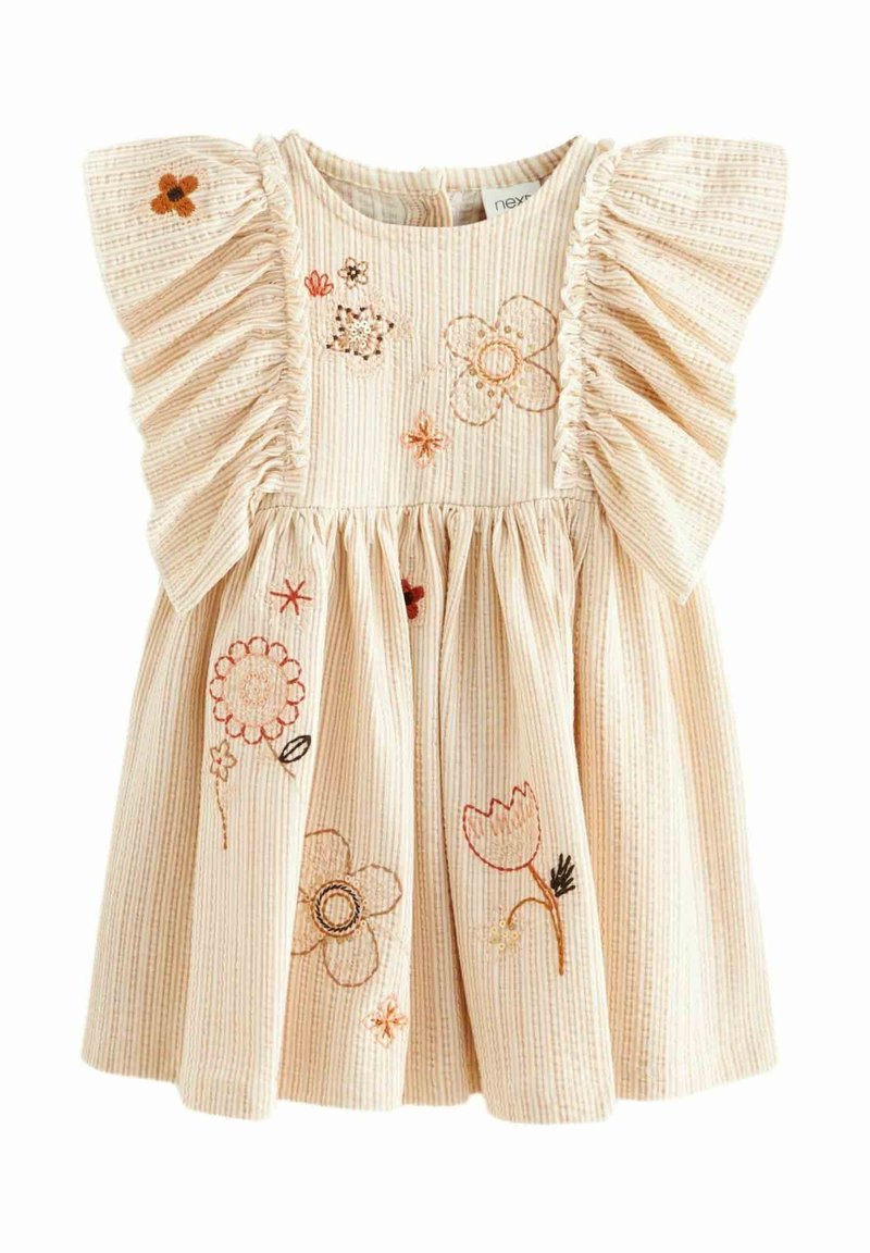 Robe rayée tan avec des manches volantées et des broderies florales. Présente un col rond et une taille froncée pour une silhouette évasée.