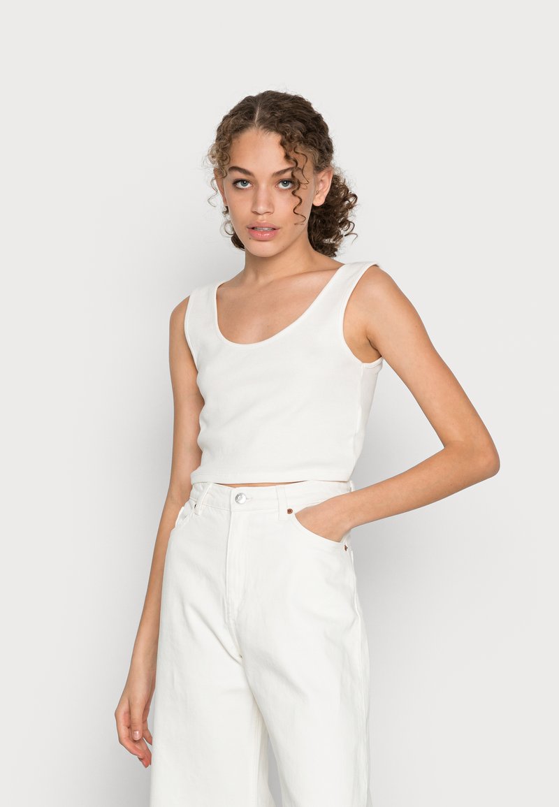 Damen T-Shirts | Vero Moda VMAMALIEFALKA CROP 2 PACK Top snow white/laurel wreath/weiß - WB38154 Damen T-Shirts | Vero Moda VMAMALIEFALKA CROP 2 PACK Top snow white/laurel wreath/weiß - WB38154