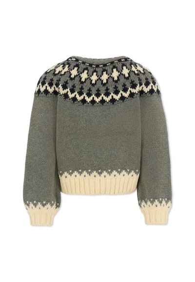 Maglione lavorato a maglia con un corpo grigio chiaro, orlo a coste color crema e giromanica blu scuro con motivi a zigzag.