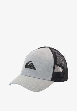 Szary kapelusz z czarną siateczkową tylną częścią. Posiada zaokrąglony daszek i czarne logo z przodu. Wykonany z miękkiego materiału o teksturowanej powierzchni.