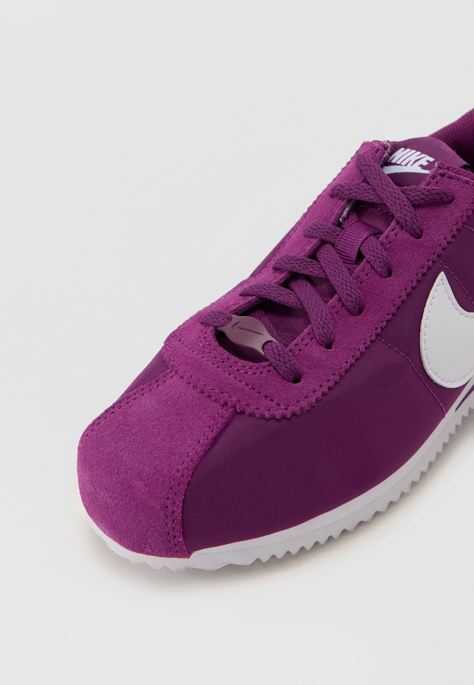 nike cortez violet