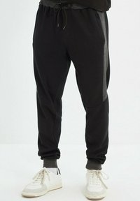 Trendyol Jogginghose - black