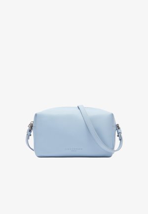 Jasnoniebieska prostokątna skórzana torba na ramię z regulowanym paskiem i wytłoczonym logo Liebeskind Berlin na przedniej stronie.
