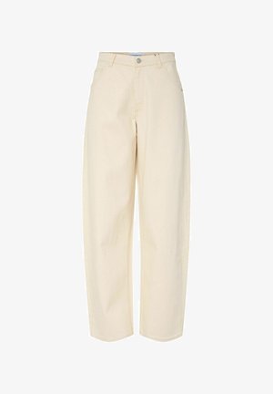 Pantalon à taille haute couleur crème, jambes larges, avec poches avant, passants pour ceinture et fermeture par bouton à la taille.