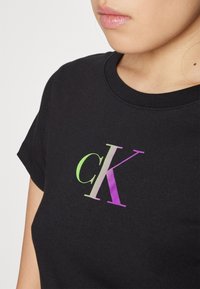 Calvin Klein Jeans SLIM TEE - T-shirts print - black