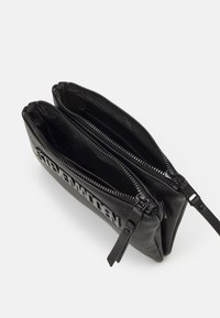 Steve Madden BNICCO - Borsa a mano - black