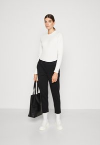 Marc O'Polo DENIM LONGSLEEVE CREWNECK - Ilgarankovis viršutinės dalies drabužis - egg white