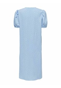 Vaaleansininen mekko, jossa on puffihihat, polveen asti ulottuva, tummansinisellä kukkakuviolla. Silkkinen kankaan rakenne, pyöreä kaula-aukko ja yksinkertainen muotoilu.