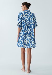 ST MRLO NESSA - Abito a camicia - ocean print