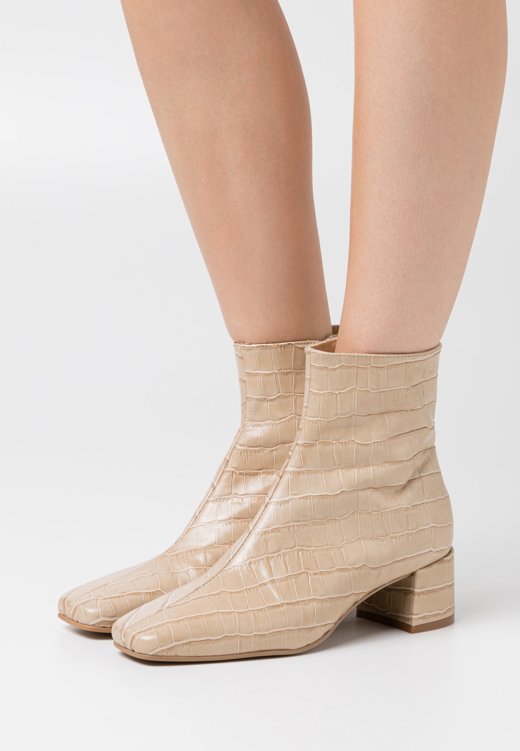 zign classic ankle boots