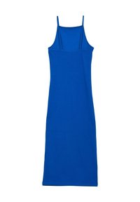 Robe bleue sans manches avec fines bretelles, silhouette ajustée, fabriquée en tissu extensible, longueur au genou avec une texture lisse et une couleur unie.